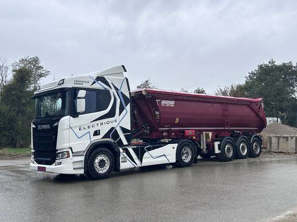 Photo de l'actualit� La Carri�re Bard, terrain de jeu pour SCANIA